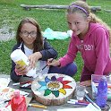 092 Gaia e Giorgia allo stemma.JPG